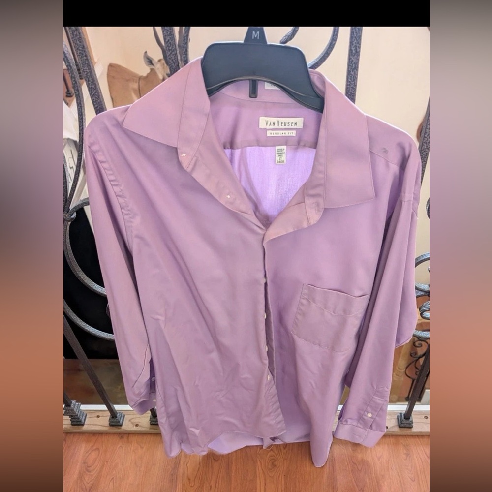 Van Heusen Regular Fit Button Down Men’s Dress Shirt Size 17 34/35 Wrinkle Free